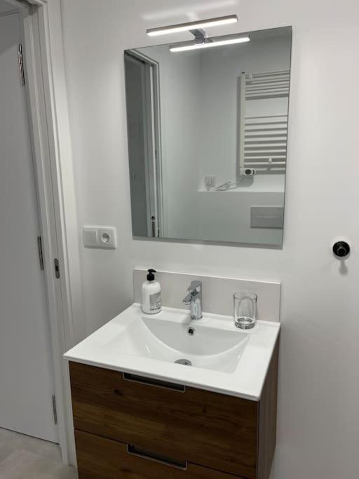 Apartamento Centrico Con Vistas Сантьяго-де-Компостела Екстер'єр фото